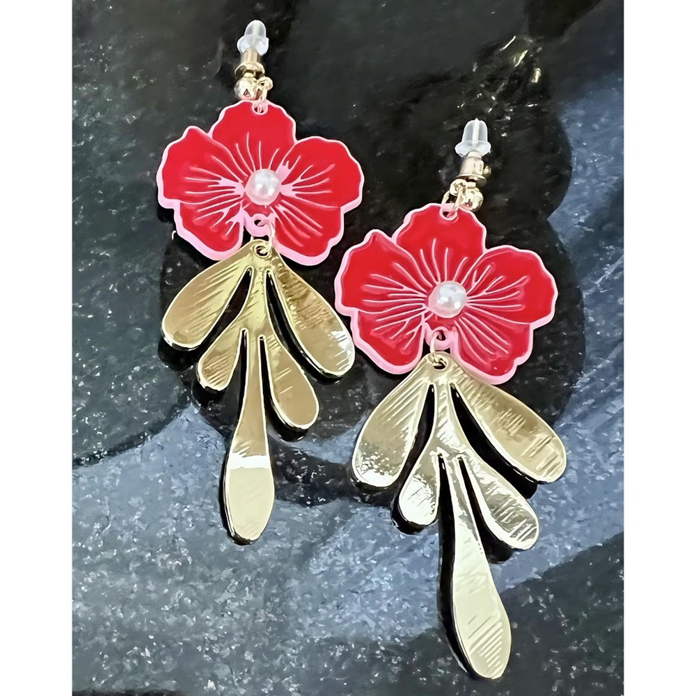 NEW! Red/Pink Camilla Earrings with Faux Pearl and Gold Tone Finish 2.95 inches - Picture 4 of 8